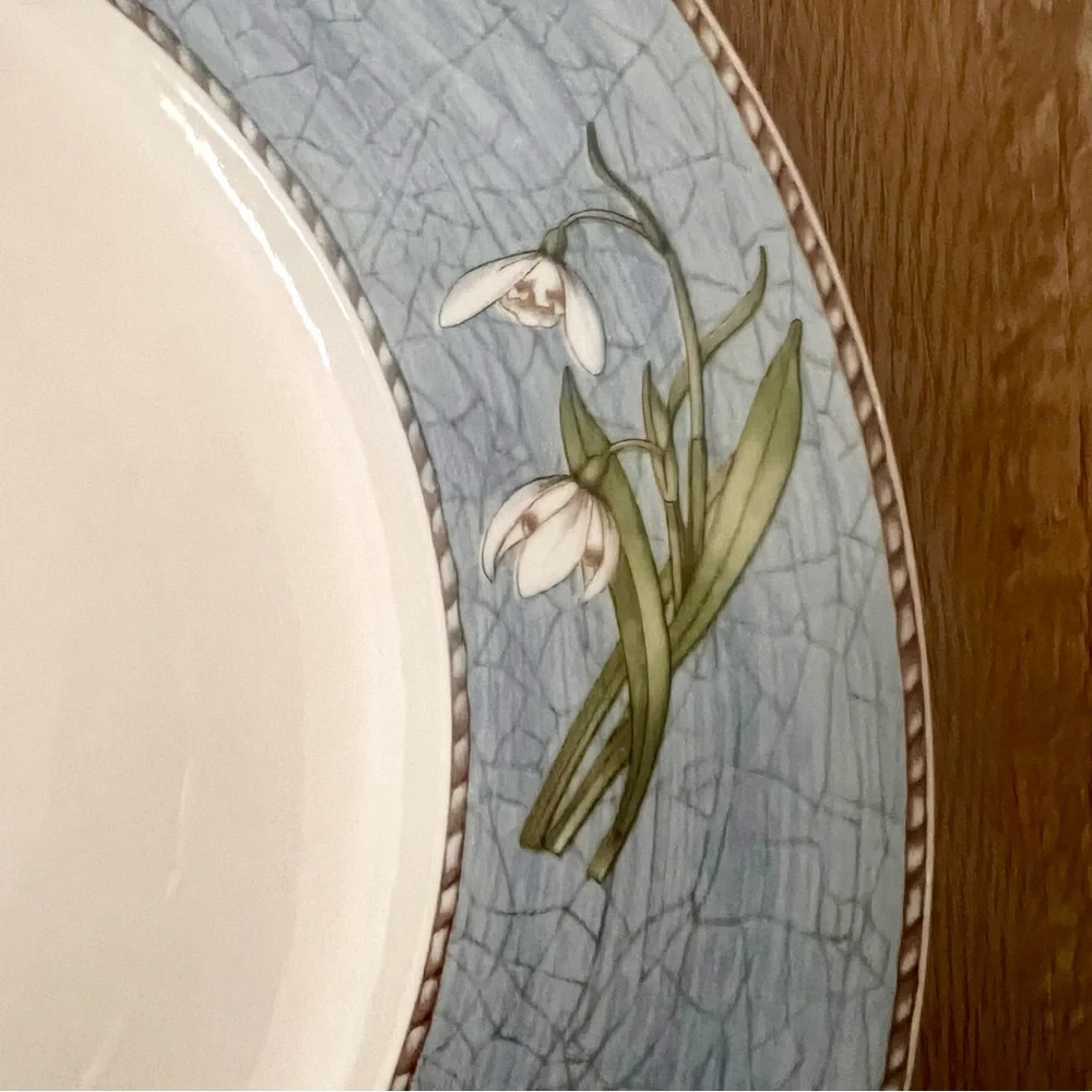 WEDGWOOD Sarah's Garden Snowdrop Blue Dinner Plate 10.75” RARE DISCONTINUED‎